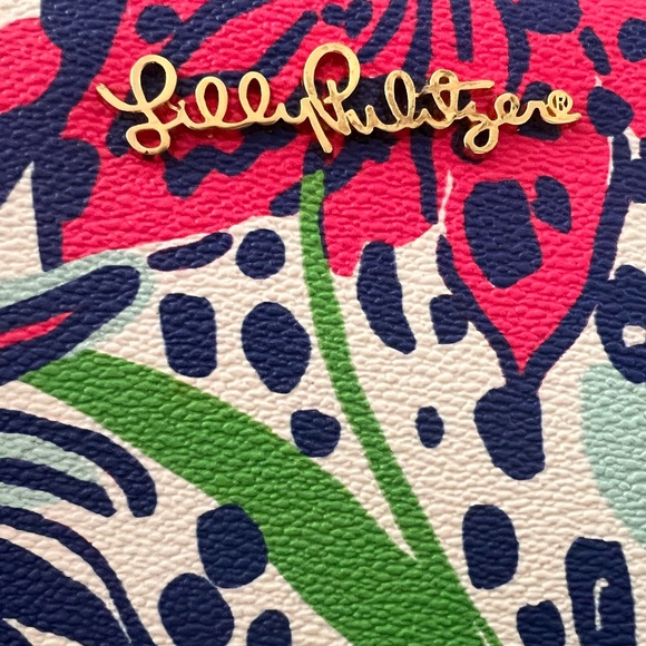 Lilly Pulitzer iPad Tech Sleeve - In The Garden  Floral Make Up Carry All - Picture 9 of 10